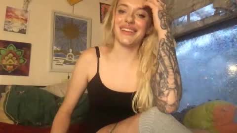 Snapshot of bambi647 chatting on 12/10/24, 09:33 Bambi online show from 12/10/24, 09:33