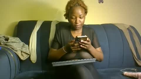 Snapshot of bambi_blush chatting on 09/24/25, 04:27 bambi online show from 09/24/25, 04:27