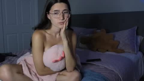 Snapshot of bambifarrina chatting on 09/20/25, 02:34 bambifarrina online show from 09/20/25, 02:34