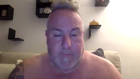 banana5289 online show from 04/21/26, 01:42