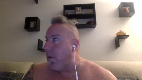 banana5289 online show from 04/22/26, 11:23