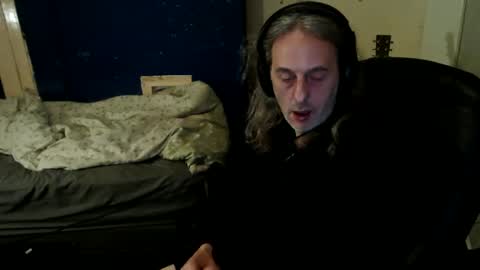 Snapshot of bangintoleather chatting on 05/13/26, 02:09 bangintoleather online show from 05/13/26, 02:09