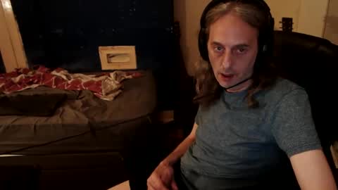 Snapshot of bangintoleather chatting on 05/30/26, 02:41 bangintoleather online show from 05/30/26, 02:41