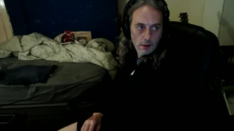 Snapshot of bangintoleather chatting on 06/02/26, 01:18 bangintoleather online show from 06/02/26, 01:18
