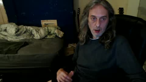 Snapshot of bangintoleather chatting on 06/12/26, 02:43 bangintoleather online show from 06/12/26, 02:43