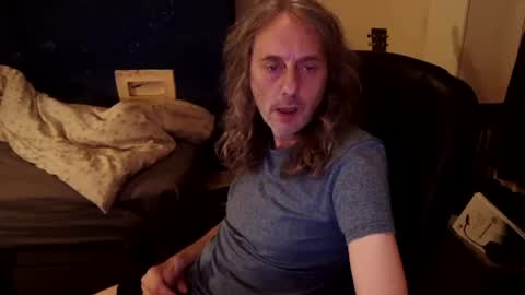 Snapshot of bangintoleather chatting on 07/27/26, 01:45 bangintoleather online show from 07/27/26, 01:45