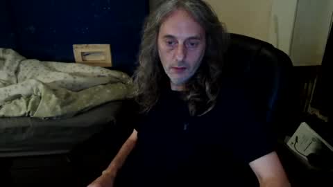 Snapshot of bangintoleather chatting on 08/03/26, 02:21 bangintoleather online show from 08/03/26, 02:21