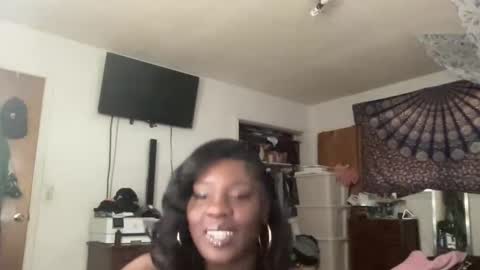 Chelly online show from 04/10/26, 05:28