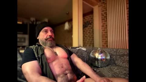 Snapshot of barba71 chatting on 02/08/25, 03:52 Military man 69 online show from 02/08/25, 03:52