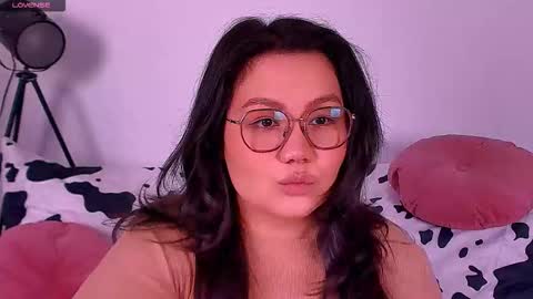 Barbie Kim online show from 10/10/25, 05:56