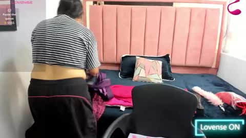 Snapshot of barbara_fox__ chatting on 02/14/26, 11:51 B A R B A R A online show from 02/14/26, 11:51