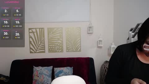 Snapshot of barbara_muller chatting on 12/13/25, 07:53 barbara_muller online show from 12/13/25, 07:53