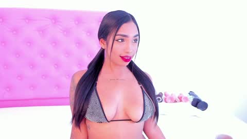 Snapshot of barbarahills_21 chatting on 12/17/24, 10:22 Barbie Hills online show from 12/17/24, 10:22