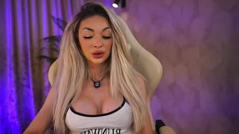  Ana  online show from 04/22/26, 03:35