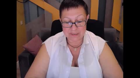 Snapshot of barbaraturners chatting on 12/07/24, 12:08 barbaraturners online show from 12/07/24, 12:08