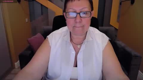 Snapshot of barbaraturners chatting on 12/16/24, 11:18 barbaraturners online show from 12/16/24, 11:18