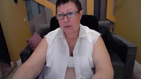 Snapshot of barbaraturners chatting on 01/09/25, 01:39 barbaraturners online show from 01/09/25, 01:39