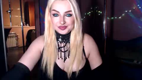 Snapshot of barbarissssska chatting on 05/24/26, 04:17 Victoria online show from 05/24/26, 04:17