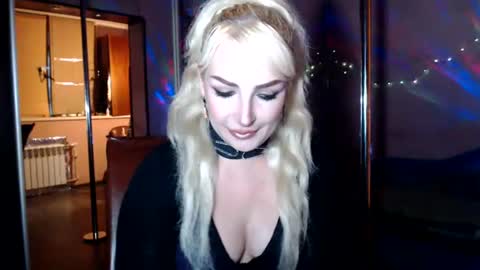 Snapshot of barbarissssska chatting on 06/24/26, 02:10 Victoria online show from 06/24/26, 02:10