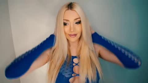 Barbi Bentley online show from 10/19/25, 07:42