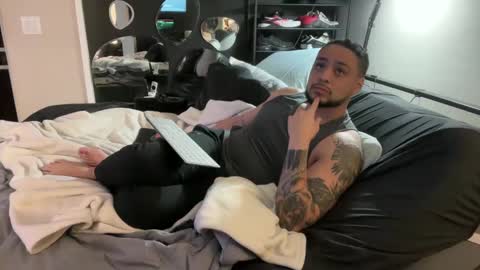 Snapshot of barbic chatting on 12/07/24, 02:31 Barbic online show from 12/07/24, 02:31