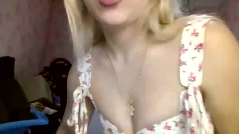 Snapshot of barbie___girl chatting on 11/10/25, 06:12 barbie___girl online show from 11/10/25, 06:12