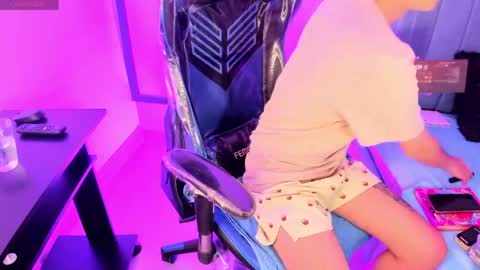          I work from home this is my room 3 online show from 04/02/26, 07:28