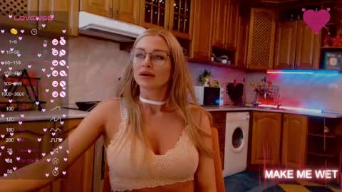 Snapshot of barbie_kiss1 chatting on 12/20/24, 05:57 barbie online show from 12/20/24, 05:57