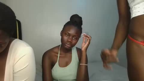 queen online show from 09/25/25, 01:20