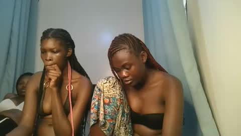 queen online show from 12/04/25, 12:14