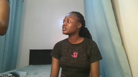 queen online show from 01/05/26, 08:23