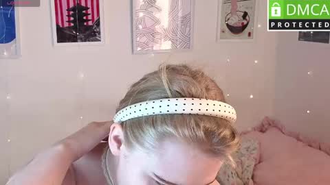 Snapshot of barbie_staze chatting on 06/08/26, 02:45 Barbie Staze online show from 06/08/26, 02:45