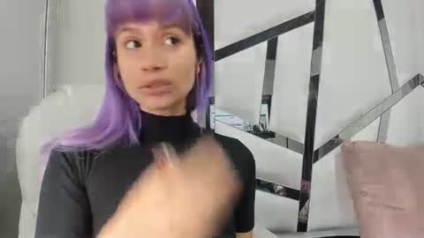 Barbie online show from 10/01/25, 01:06