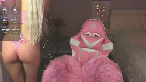 Stacy online show from 12/03/25, 04:20