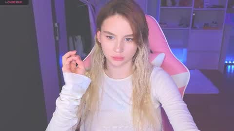 Snapshot of barbieee_doll chatting on 06/11/26, 12:32 Eva online show from 06/11/26, 12:32