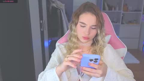 Snapshot of barbieee_doll chatting on 06/18/26, 11:03 Eva online show from 06/18/26, 11:03