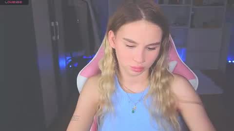 Snapshot of barbieee_doll chatting on 06/19/26, 03:05 Eva online show from 06/19/26, 03:05
