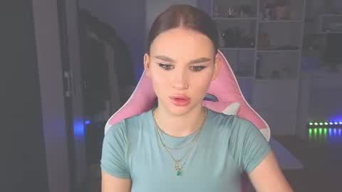 Snapshot of barbieee_doll chatting on 06/23/26, 01:20 Eva online show from 06/23/26, 01:20