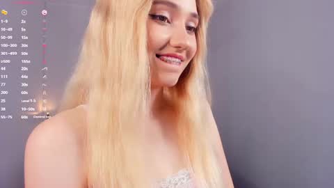 Mia online show from 06/09/26, 02:17