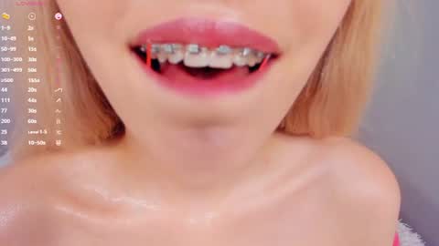 Mia online show from 06/12/26, 02:16