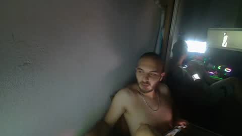 Snapshot of barcanka08 chatting on 06/14/26, 05:04 Guitarist online show from 06/14/26, 05:04