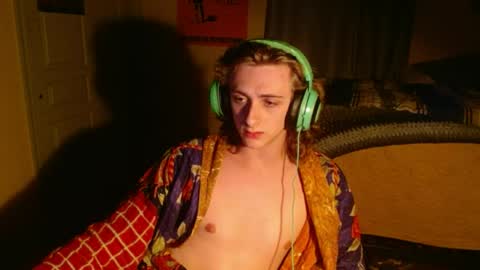 Snapshot of bard_songg chatting on 06/12/26, 02:43 bardsong online show from 06/12/26, 02:43