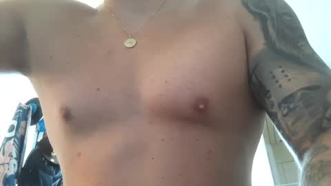 Snapshot of barrias23 chatting on 08/09/26, 12:32 barrias23 online show from 08/09/26, 12:32