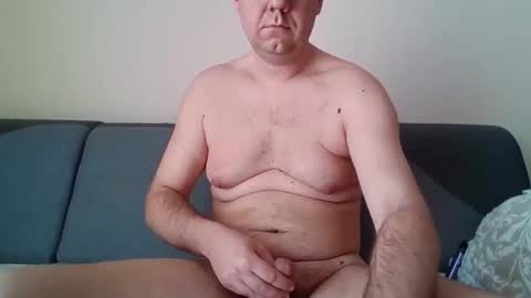 Snapshot of bartek4100 chatting on 03/23/26, 01:37 bartek4100 online show from 03/23/26, 01:37