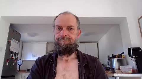 Snapshot of basiccamguy chatting on 05/26/26, 06:42 basiccamguy online show from 05/26/26, 06:42