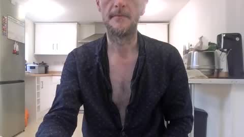 Snapshot of basiccamguy chatting on 07/11/26, 07:33 basiccamguy online show from 07/11/26, 07:33