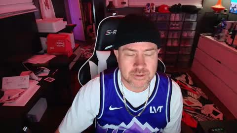 Snapshot of basketballjerseygang chatting on 02/04/26, 01:55 Jordan online show from 02/04/26, 01:55