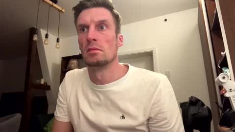 Snapshot of basst23 chatting on 02/11/25, 11:33 basst23 online show from 02/11/25, 11:33