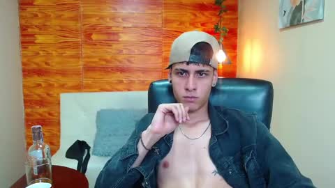 Snapshot of bastiaan_28 chatting on 12/04/24, 06:22 Bastian online show from 12/04/24, 06:22