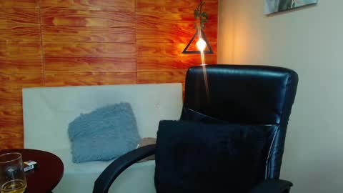 Snapshot of bastiaan_28 chatting on 12/12/24, 05:42 Bastian online show from 12/12/24, 05:42